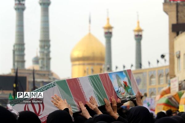 تشییع شهدای سانحه هوایی در قم