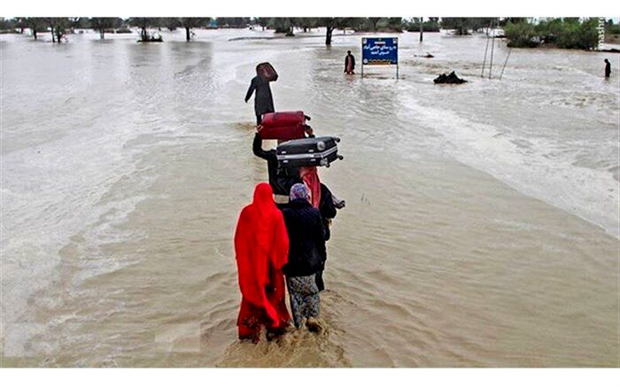 ارسال غذا، دارو، پوشاک و ماشین آلات راه‌سازی برای سیل‌زدگان
