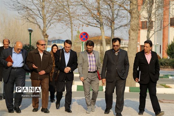 بازدید معاونت دانشگاه علوم پزشکی تهران  و نماینده وزرات بهداشت از دانشگاه آزاد واحد شهرقدس