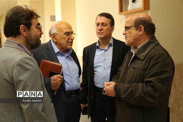 بازدید معاونت دانشگاه علوم پزشکی تهران  و نماینده وزرات بهداشت از دانشگاه آزاد واحد شهرقدس