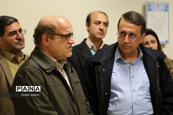 بازدید معاونت دانشگاه علوم پزشکی تهران  و نماینده وزرات بهداشت از دانشگاه آزاد واحد شهرقدس