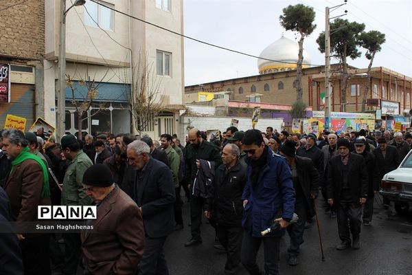 راهپیمایی مردم اسلامشهردرحمایت ازسپاه پاسداران و ادای احترام به جان باختگان سانحه هوایی