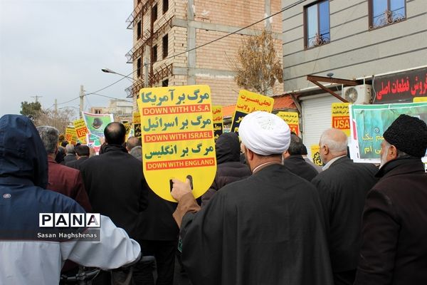 راهپیمایی مردم اسلامشهردرحمایت ازسپاه پاسداران و ادای احترام به جان باختگان سانحه هوایی