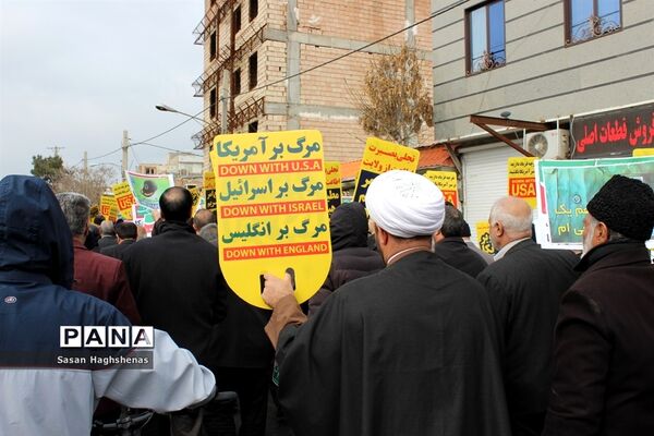 راهپیمایی مردم اسلامشهردرحمایت ازسپاه پاسداران و ادای احترام به جان باختگان سانحه هوایی