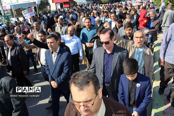 حماسه حضور مردم بوشهر در میثاق با ولایت  حمایت از سپاه و آرمان های انقلاب