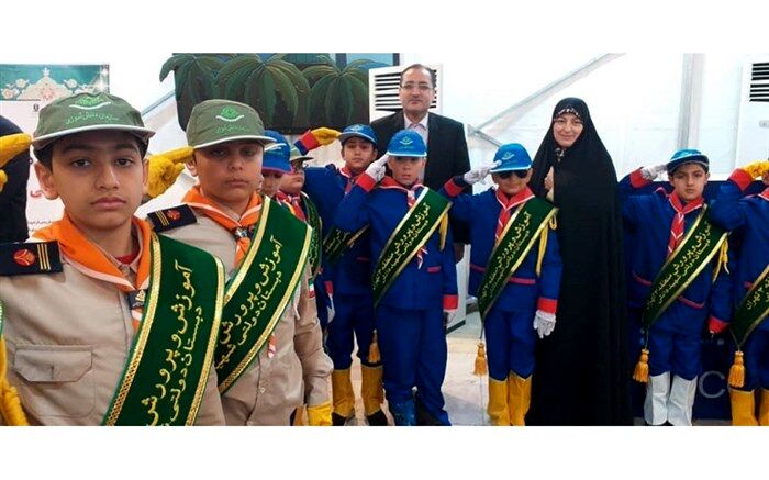حضور گروه استقبال پیشتازان منطقه۳ در مراسم گرامیداشت شوراهای آموزش و پرورش
