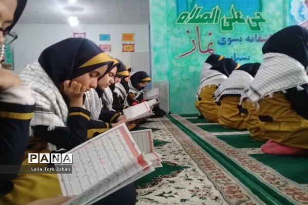 مراسم یادبود سردار سلیمانی در مدرسه شاهد ٢ ملایر
