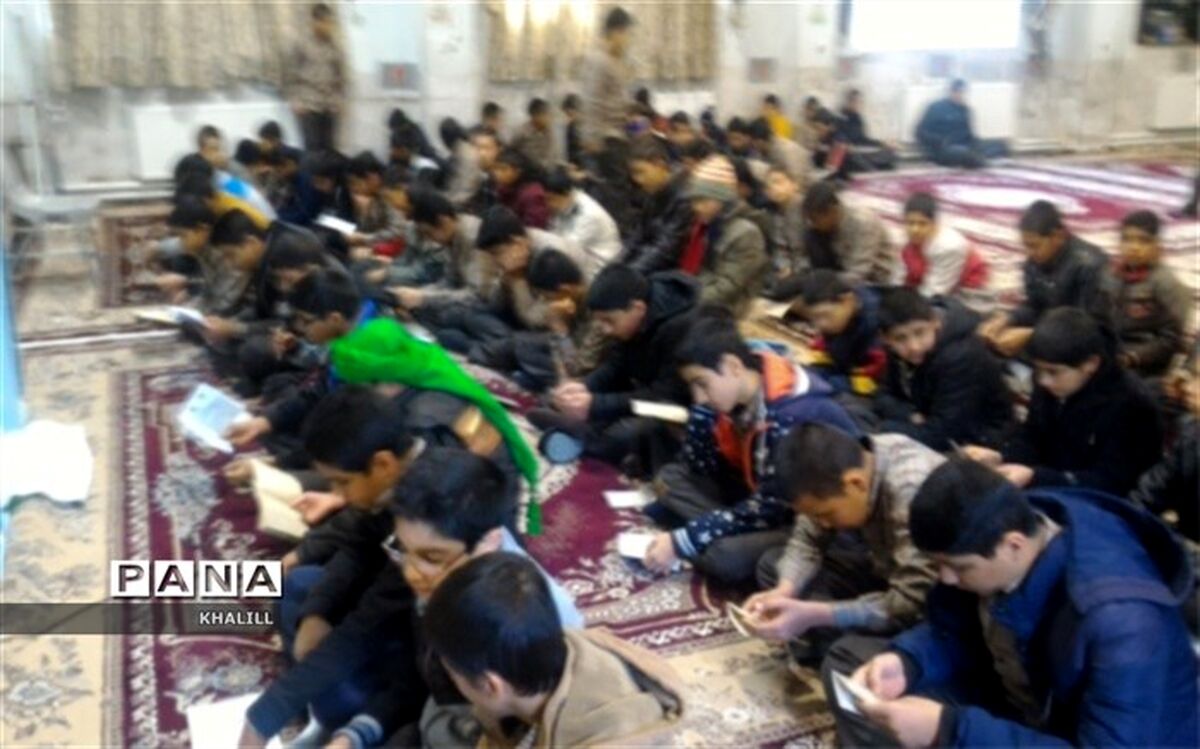 مراسم زیارت عاشورا در دبیرستان دانش پژوه ناحیه یک  برگزارگردید