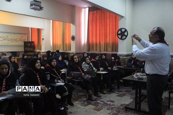 دوره  آموزشی ضمن خدمت مربیان پیشتاز جدید الورود ناحیه 3 تبریز