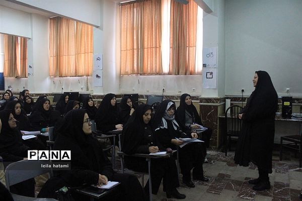 دوره  آموزشی ضمن خدمت مربیان پیشتاز جدید الورود ناحیه 3 تبریز