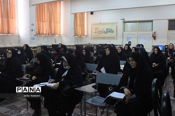 دوره  آموزشی ضمن خدمت مربیان پیشتاز جدید الورود ناحیه 3 تبریز
