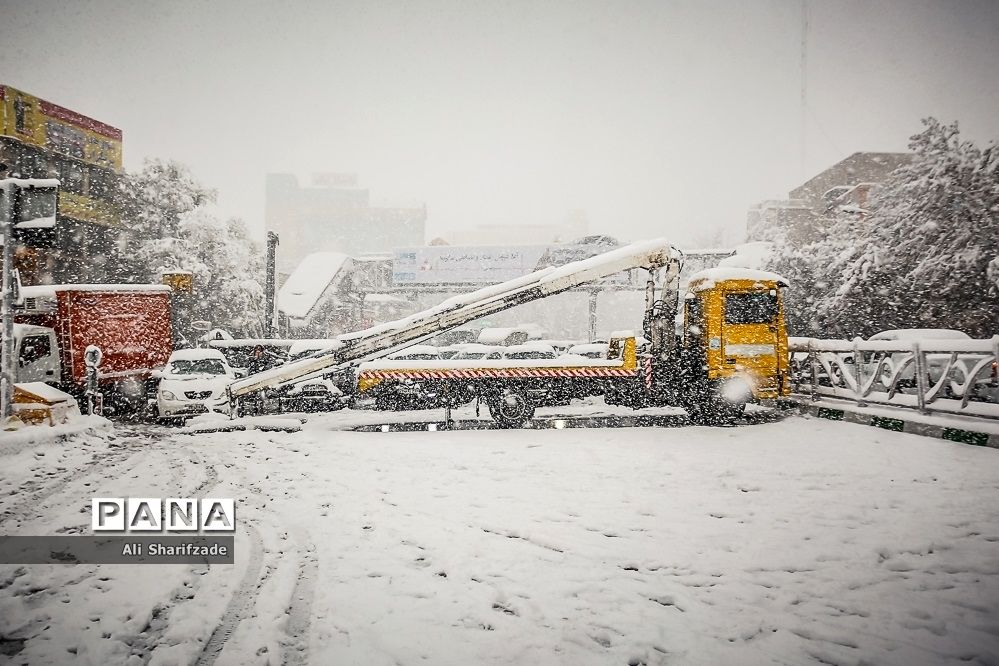 حجم بارش برف دربرخی از نقاط شمال تهران به ۴۰ سانتی متر می‌رسد