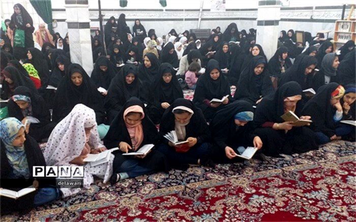 برگزاری دعای ندبه دانش آموزی و فرهنگیان ناحیه یک یزددر امامزادگان سید الصحرا