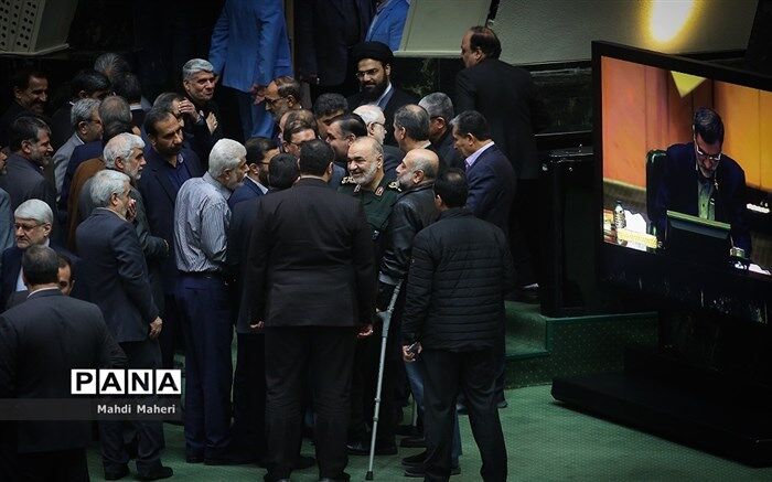 فرمانده سپاه در جلسه غیر علنی با نمایندگان مجلس درباره سقوط هواپیمای اوکراینی چه گفت