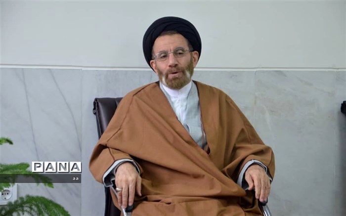 آیت الله محلاتی از پیشکسوتان مبارزه و یار نزدیک امام (ره) بود