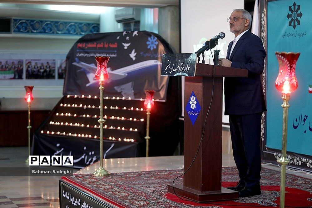 وزیر آموزش و پرورش: تلاش دانش‌آموزان برای ادامه راه مهم‌ترین گام‌ در جبران مصیبت‌های اخیر است
