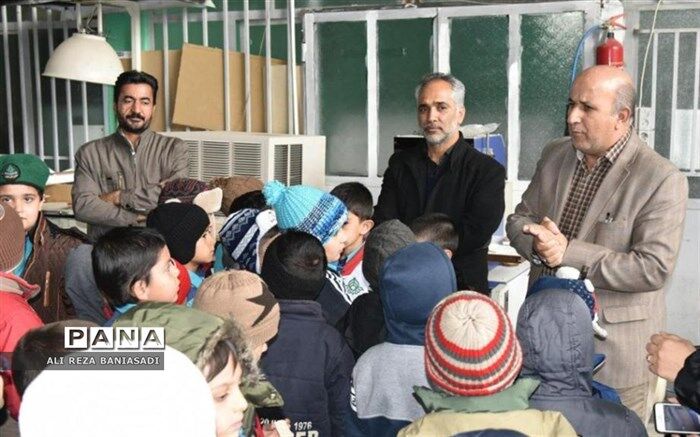 دانش آموزان دبستان علامه حلی 1 از چاپخانه امروز خراسان جنوبی بازدید کردند