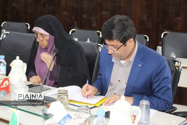 نشست کمیته فرهنگیان و دانش آموزی دهه فجر انقلاب اسلامی استان بوشهر