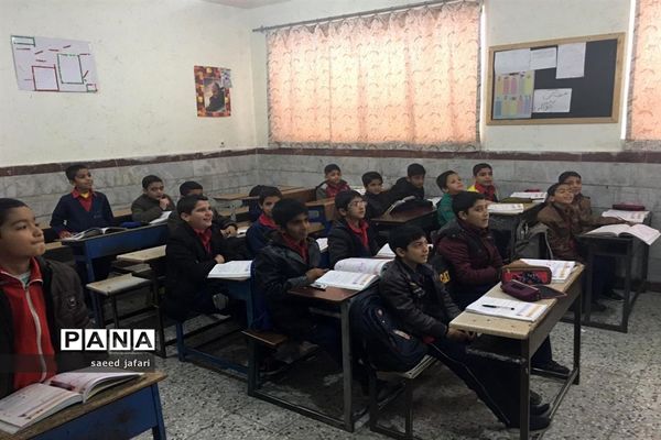 بازدید فرماندار شهرستان یزد از دبستان ناحیه یک یزد