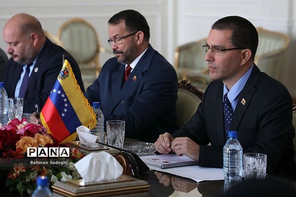 دیدار ظریف با وزیر امور خارجه ونزوئلا