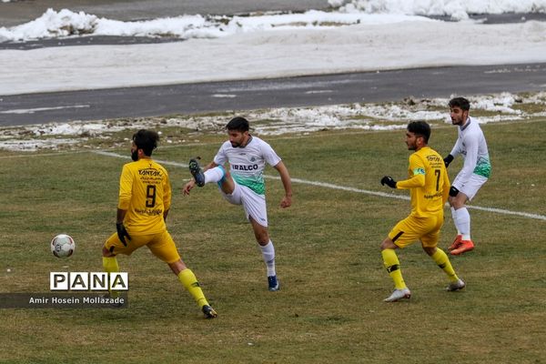 دیدار تیم های فوتبال نود ارومیه و آلومینیوم اراک