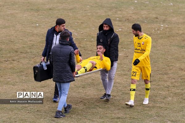 دیدار تیم های فوتبال نود ارومیه و آلومینیوم اراک