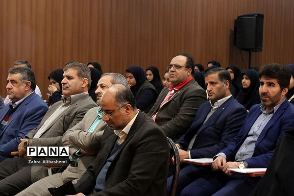 آیین نمادین «دومین سیل مهربانی همکلاسی‌ها»