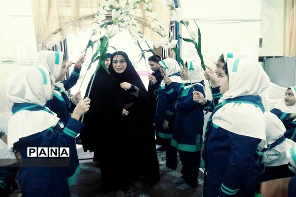 سیل مهربانی همکلاسی ها در گلستان