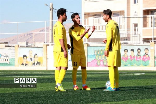 مسابقات  لیگ برتر بزرگسالان استان فارس بین دو تیم ماهان شیراز و پرسپولیس شیراز