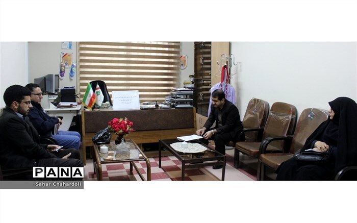 جلسه هم اندیشی تشکل های دانش آموزی در راستای اجرای طرح "دومین سیل مهربانی همکلاسی ها"