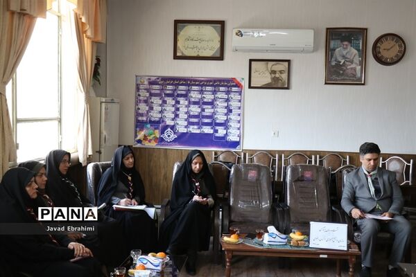 نشست مدرسان پیشتازان سازمان دانش آموزی خراسان رضوی