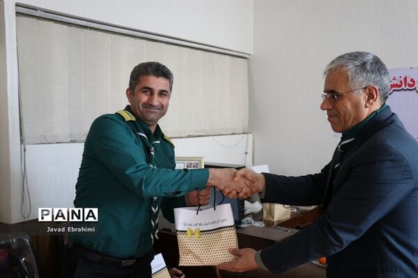 نشست مدرسان پیشتازان سازمان دانش آموزی خراسان رضوی