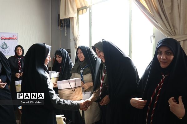 نشست مدرسان پیشتازان سازمان دانش آموزی خراسان رضوی