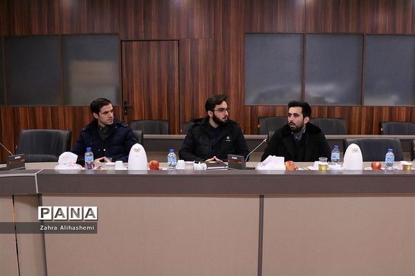 جلسه شورای مشورتی جوانان شهرستان تهران در کانون مفتح