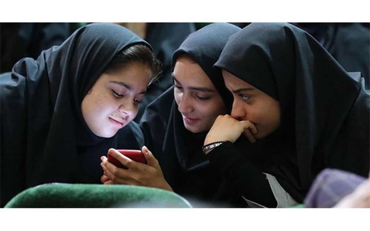 دختران بیش از پسران بدنبال دوست‌یابی در فضای مجازی