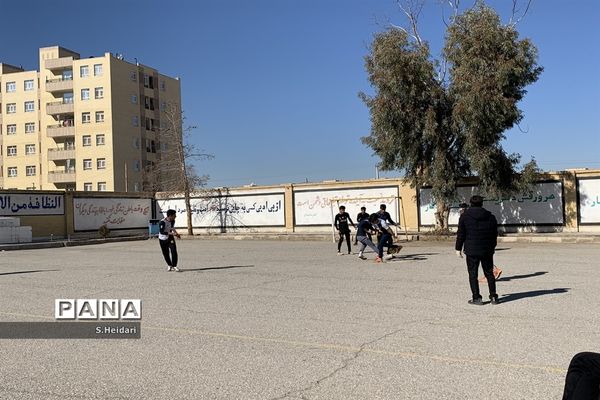 برگزاری مسابقات فوتبال بین کلاسی جام شهید سلیمانی در دبیرستان دوره دوم مومنین