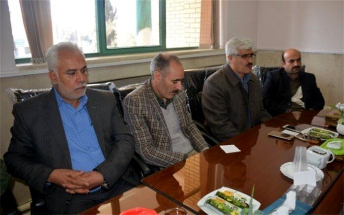 باید طوری برنامه ریزی کنیم که بچه ها بهتر از ما بتوانند کشور را اداره کنند