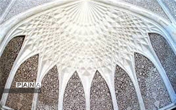 سابقه هنر گچ‌بری در لرستان چند هزار سال است؟