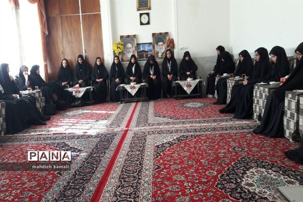 دیدار دانش آموزان با امام جمعه اشکذر