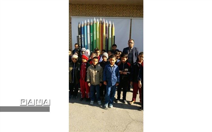 بازدید دانش اموزان دبستان حضرت قاسم(ع)ناحیه یک یزد از شرکت پارس مداد