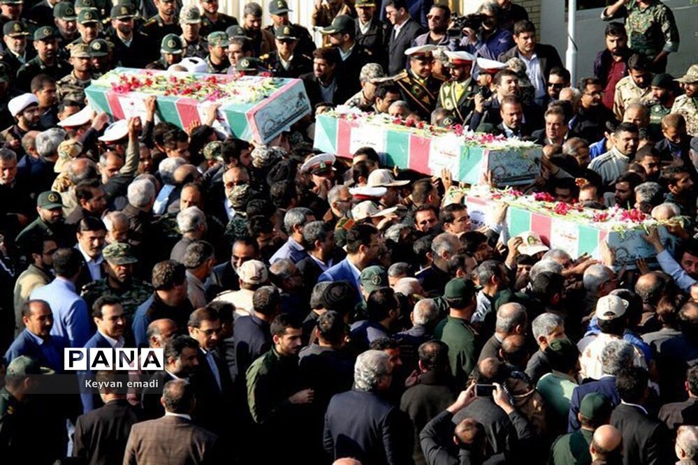 استقبال از پیکرهای پاک 3 شهید گمنام دفاع مقدس در فرودگاه بوشهر