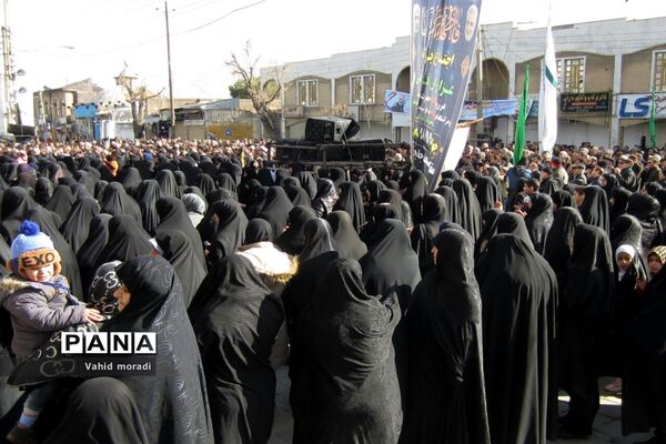 اجتماع بزرگ عزادارن فاطمی در کرمانشاه