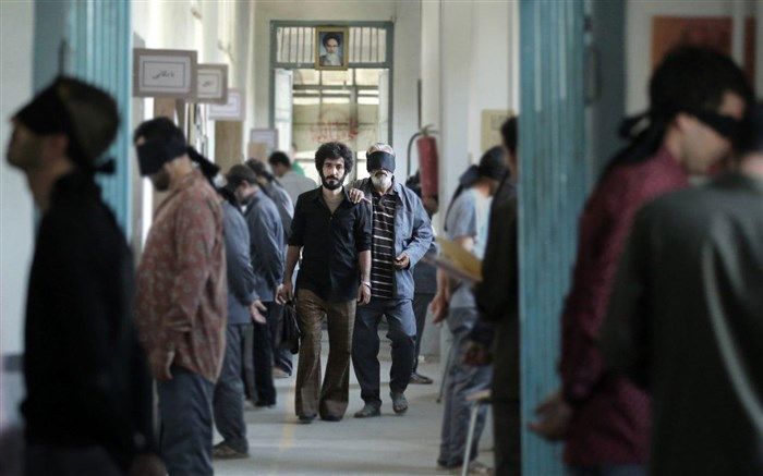 کارگردان «لباس شخصی»: کارگردان اول سعی می کند هرآنچه درمشت دارد را نشان دهد