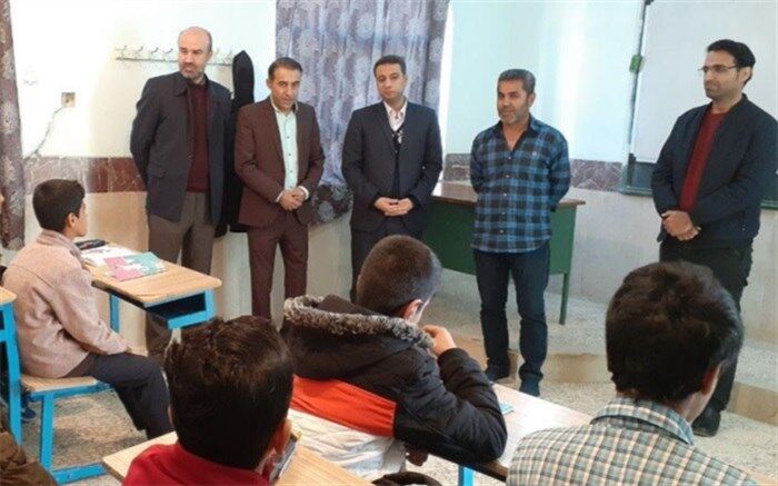 نظارت بر عملکرد دبیران در تدریس و ارزشیابی از جمله وظایف سرگروه های آموزشی است