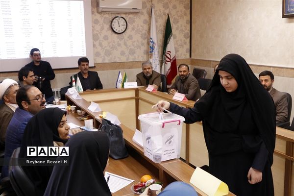 دهمین دوره انتخابات مجلس دانش آموزی استان قم (دختران)