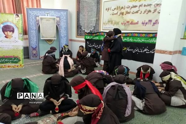 طرح شگفتانه مادرانه در دبیرستان شهیده روحی ابرکوه
