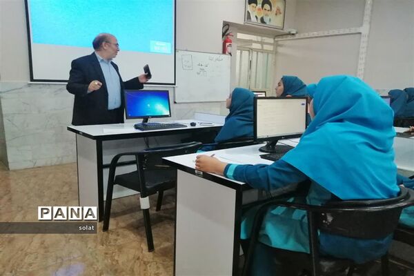 آموزش خبرنگاری در دبیرستان شهید صدوقی یزد