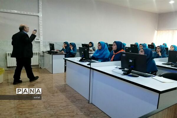 آموزش خبرنگاری در دبیرستان شهید صدوقی یزد