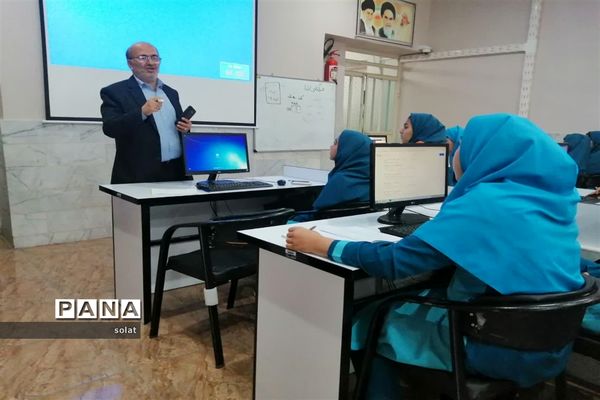 آموزش خبرنگاری در دبیرستان شهید صدوقی یزد