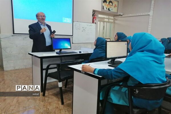 آموزش خبرنگاری در دبیرستان شهید صدوقی یزد